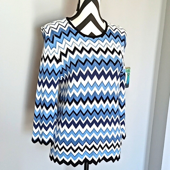 Alfred Dunner Petite Large Top - Picture 2 of 4